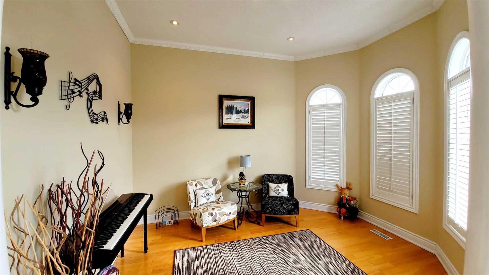 30 Valley Ridge Ave