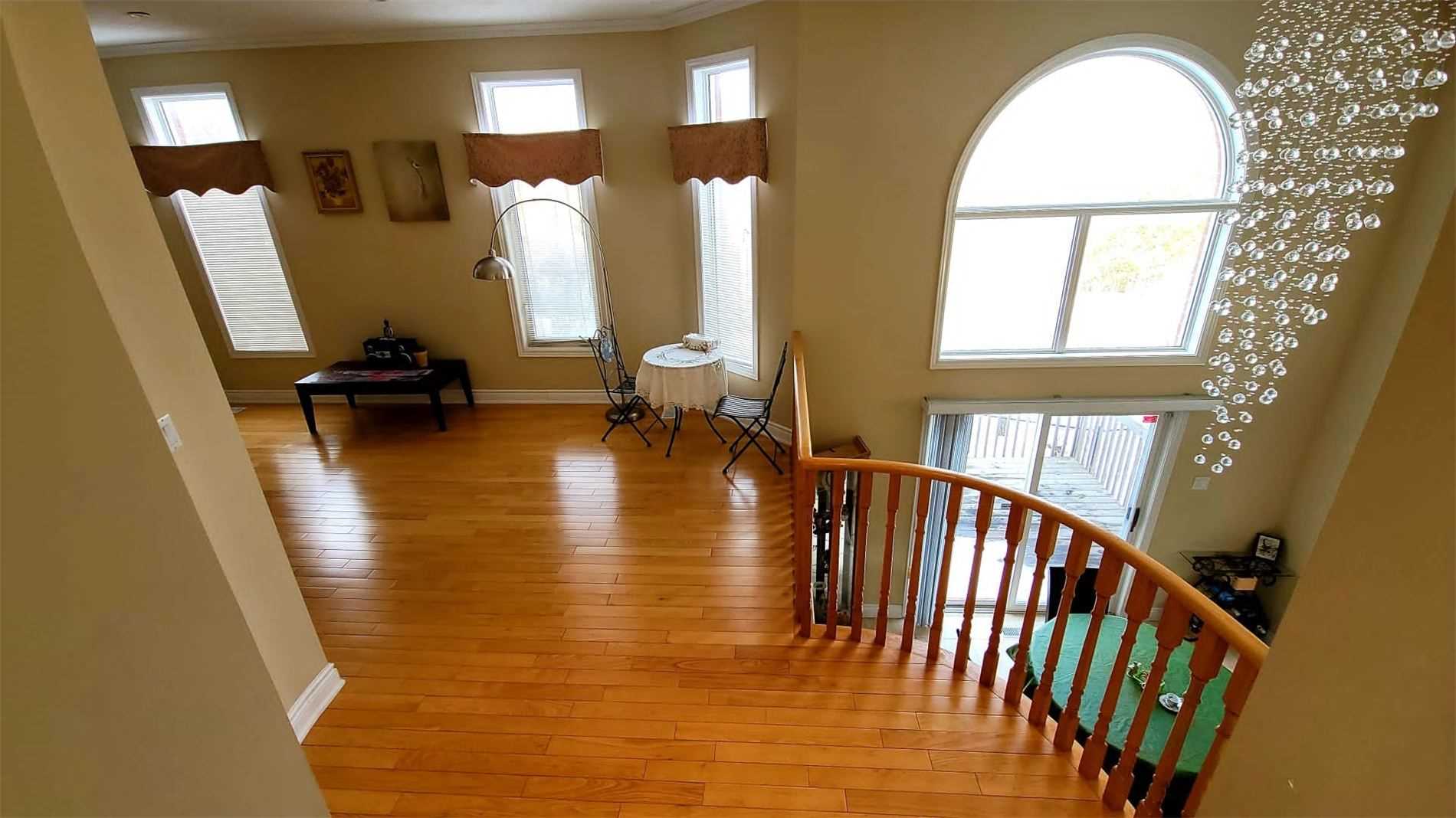 30 Valley Ridge Ave