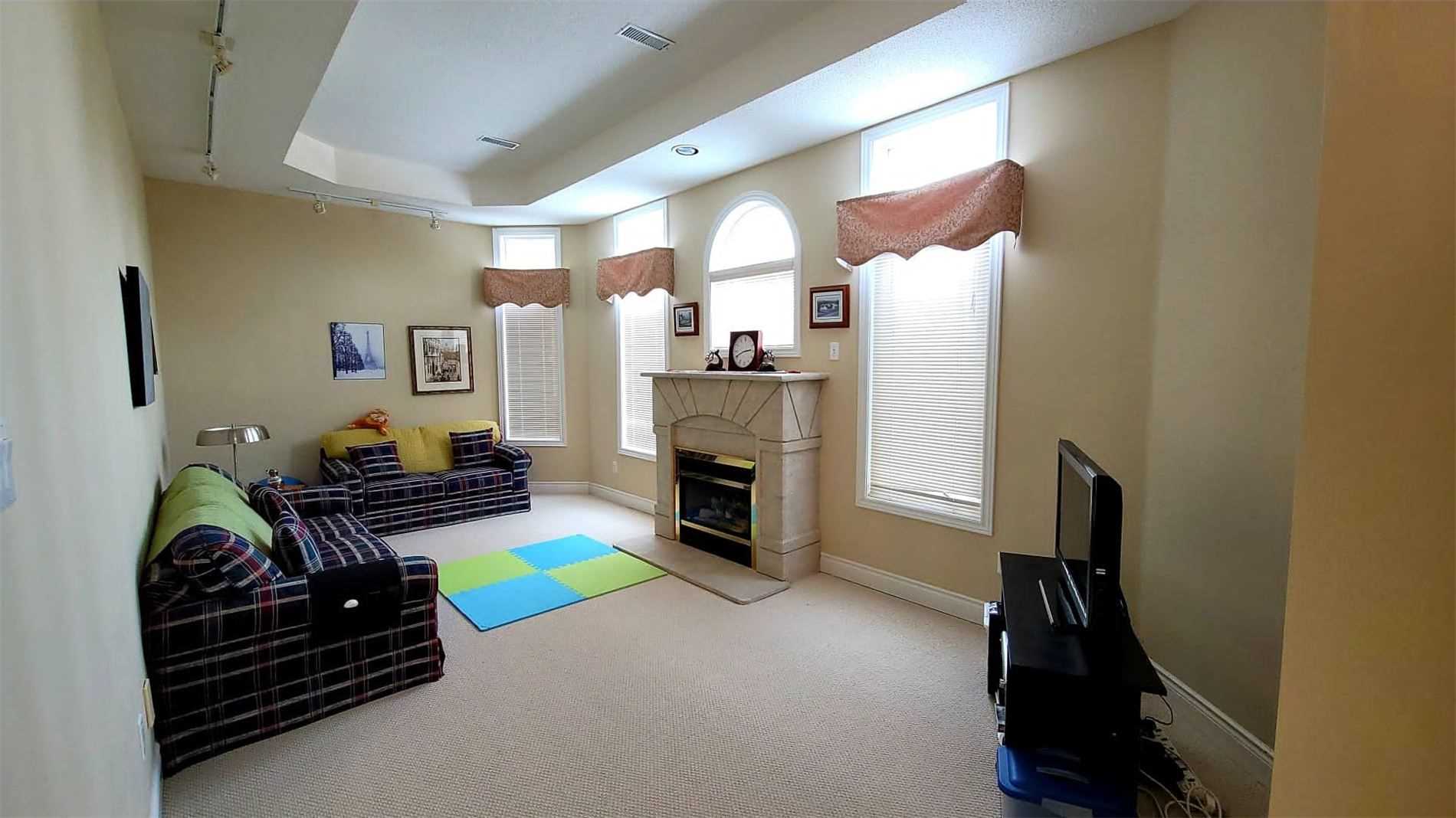 30 Valley Ridge Ave