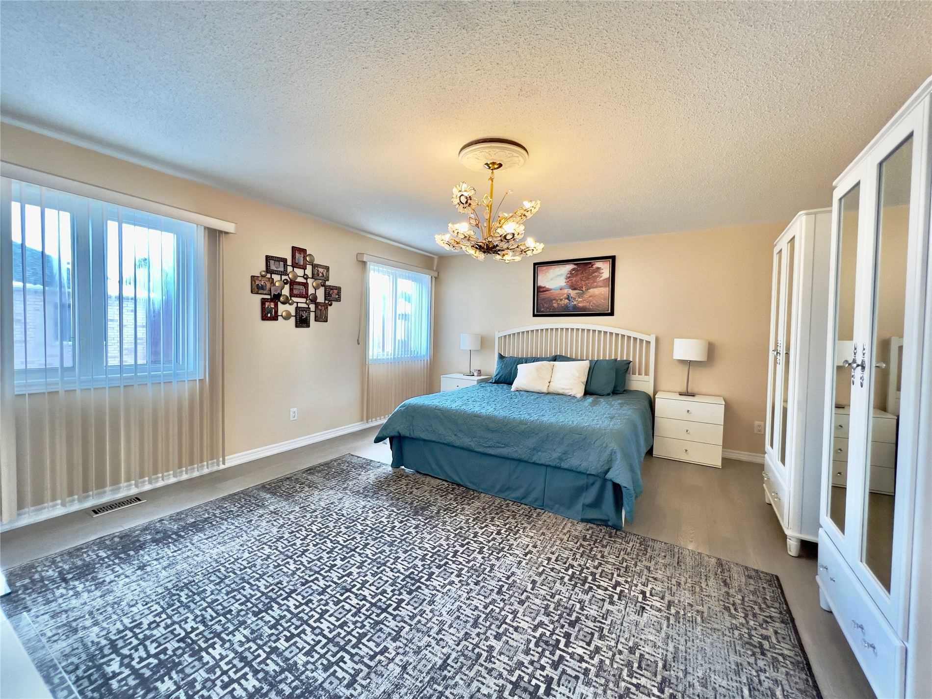 47 Amparo Dr