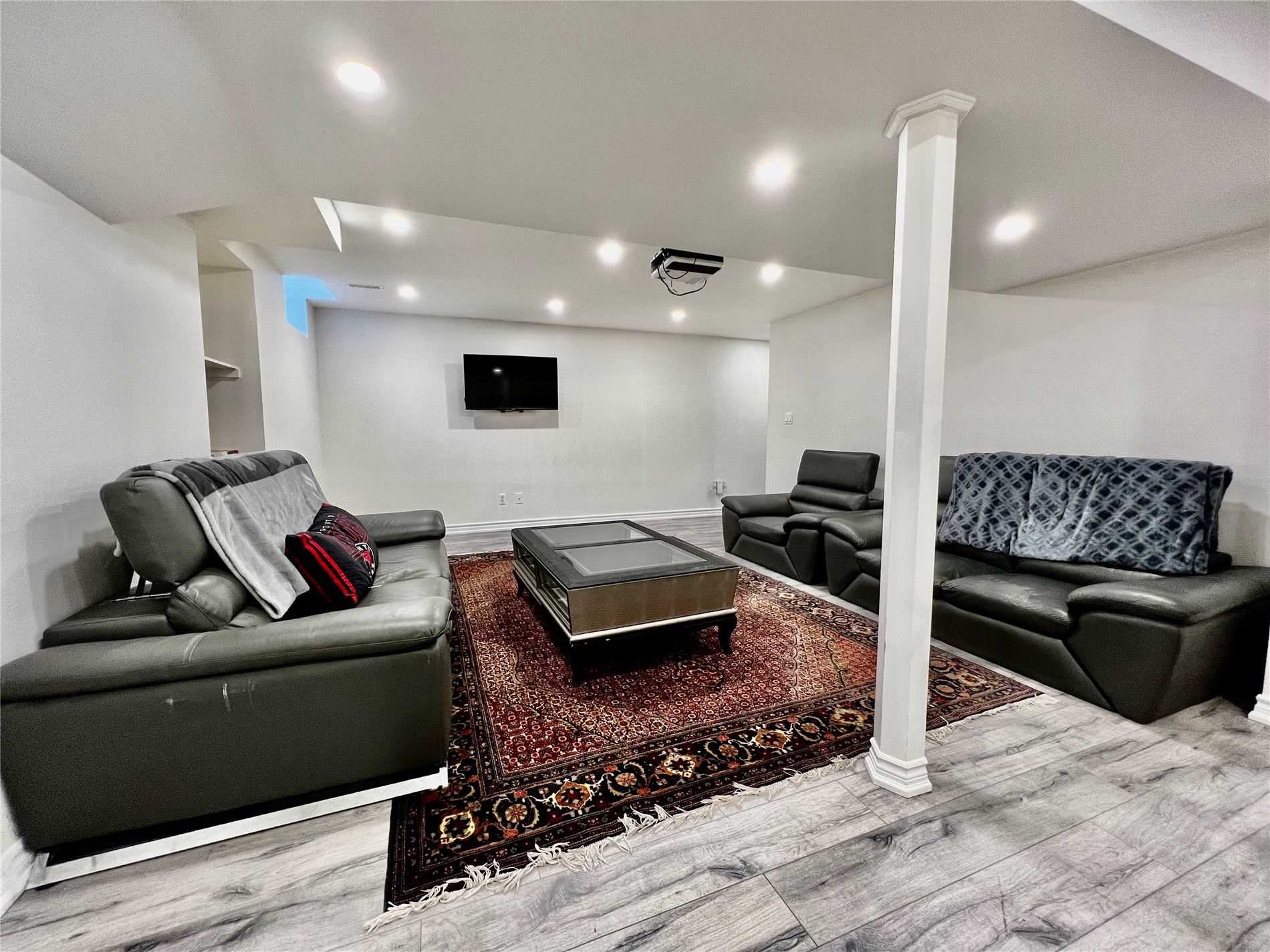 47 Amparo Dr