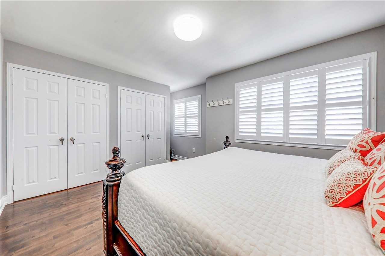 112 Guinevere Rd