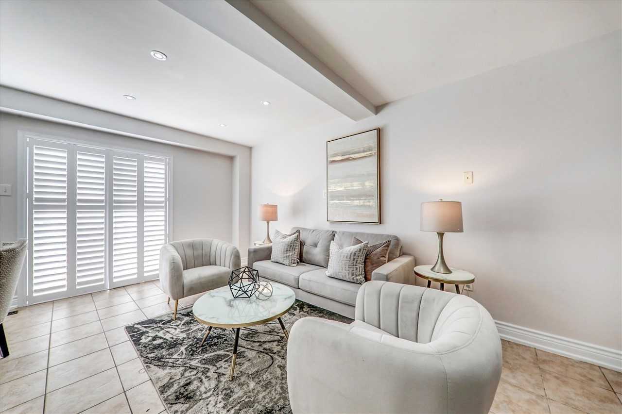 112 Guinevere Rd