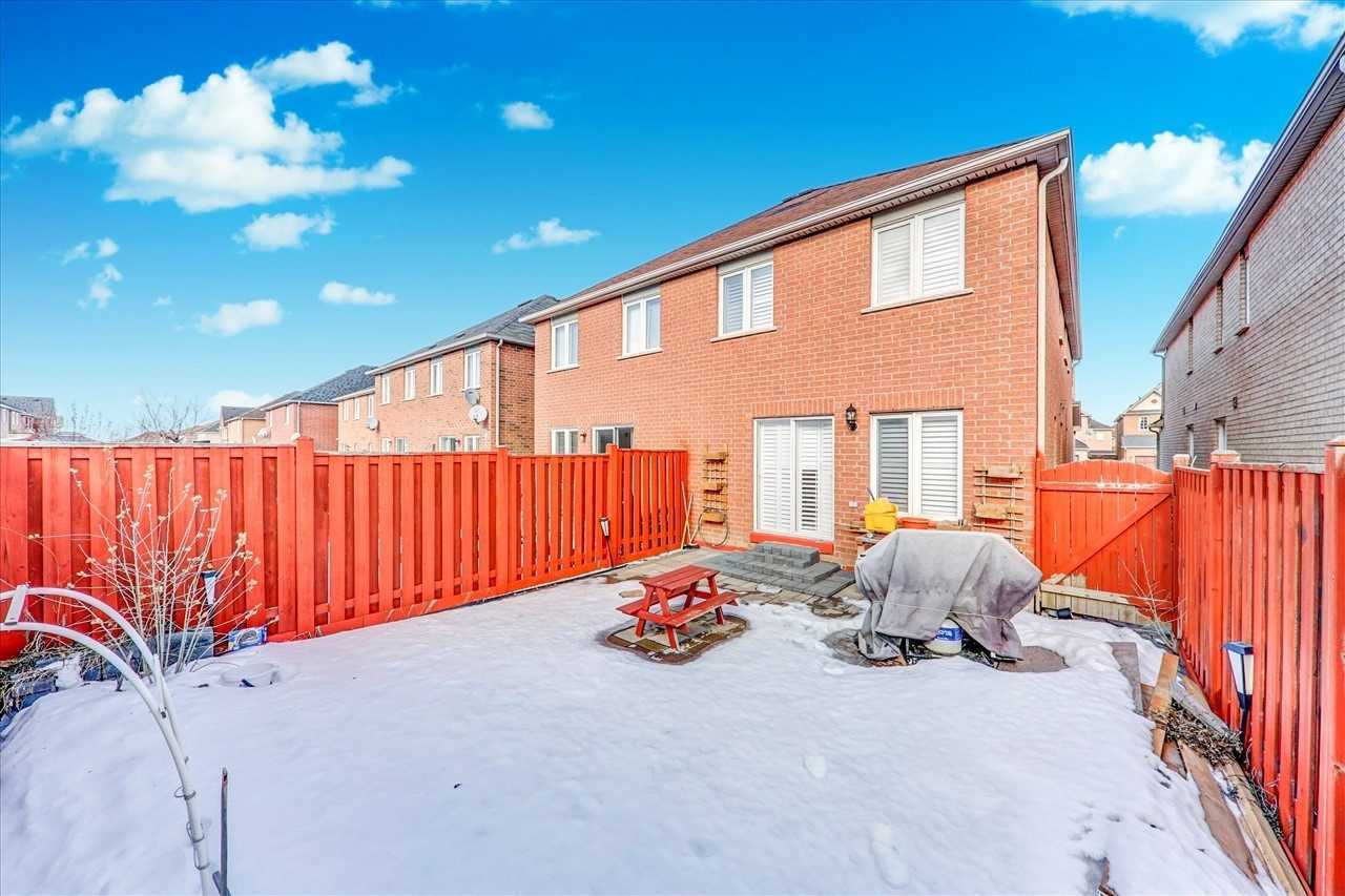 112 Guinevere Rd