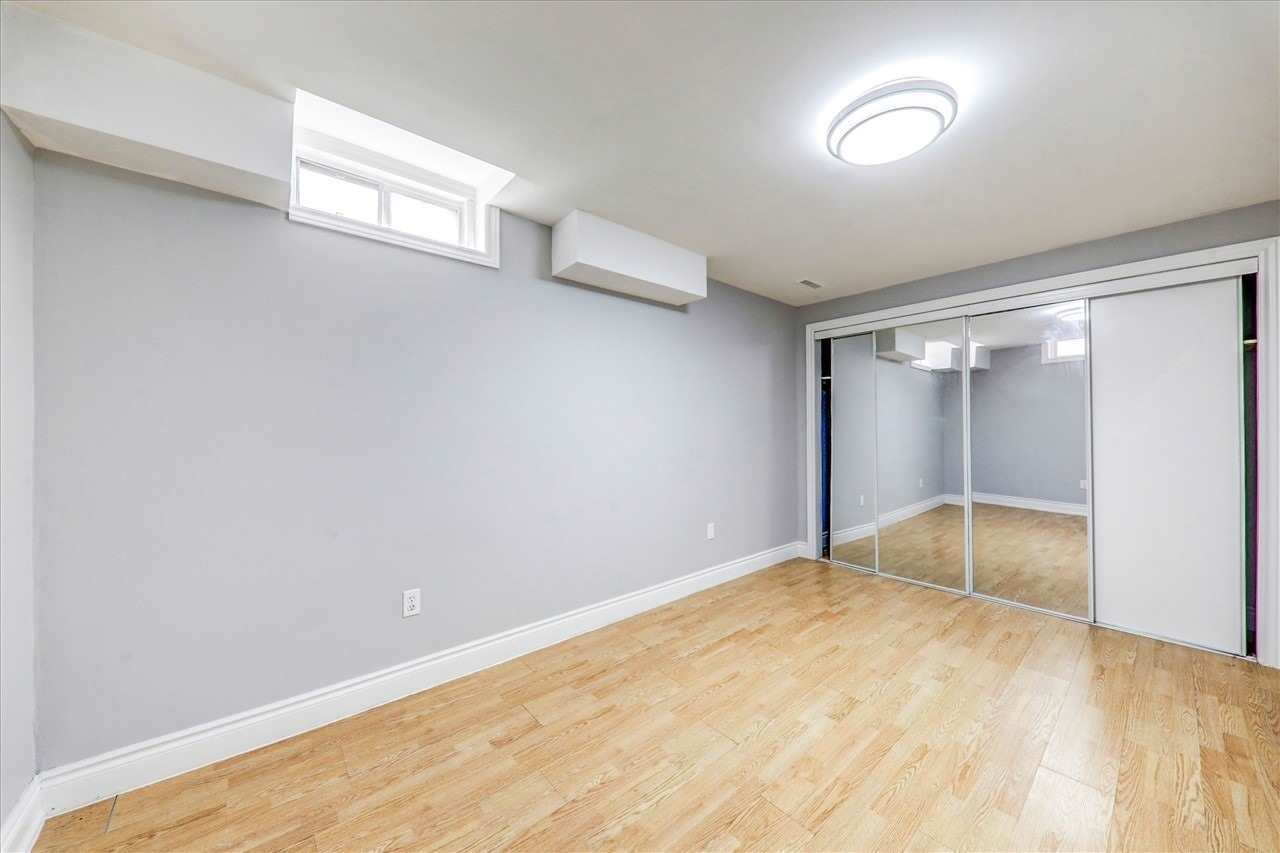 112 Guinevere Rd