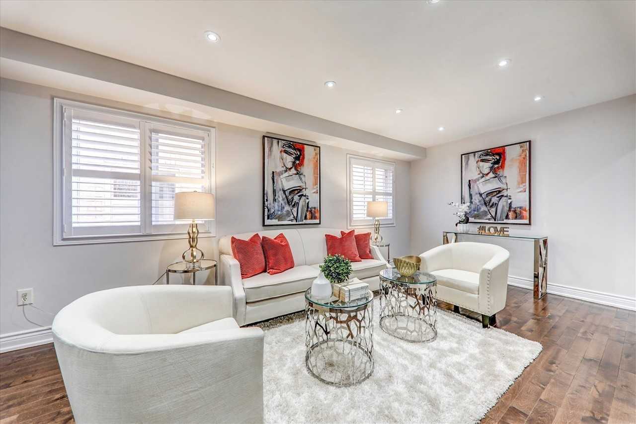112 Guinevere Rd