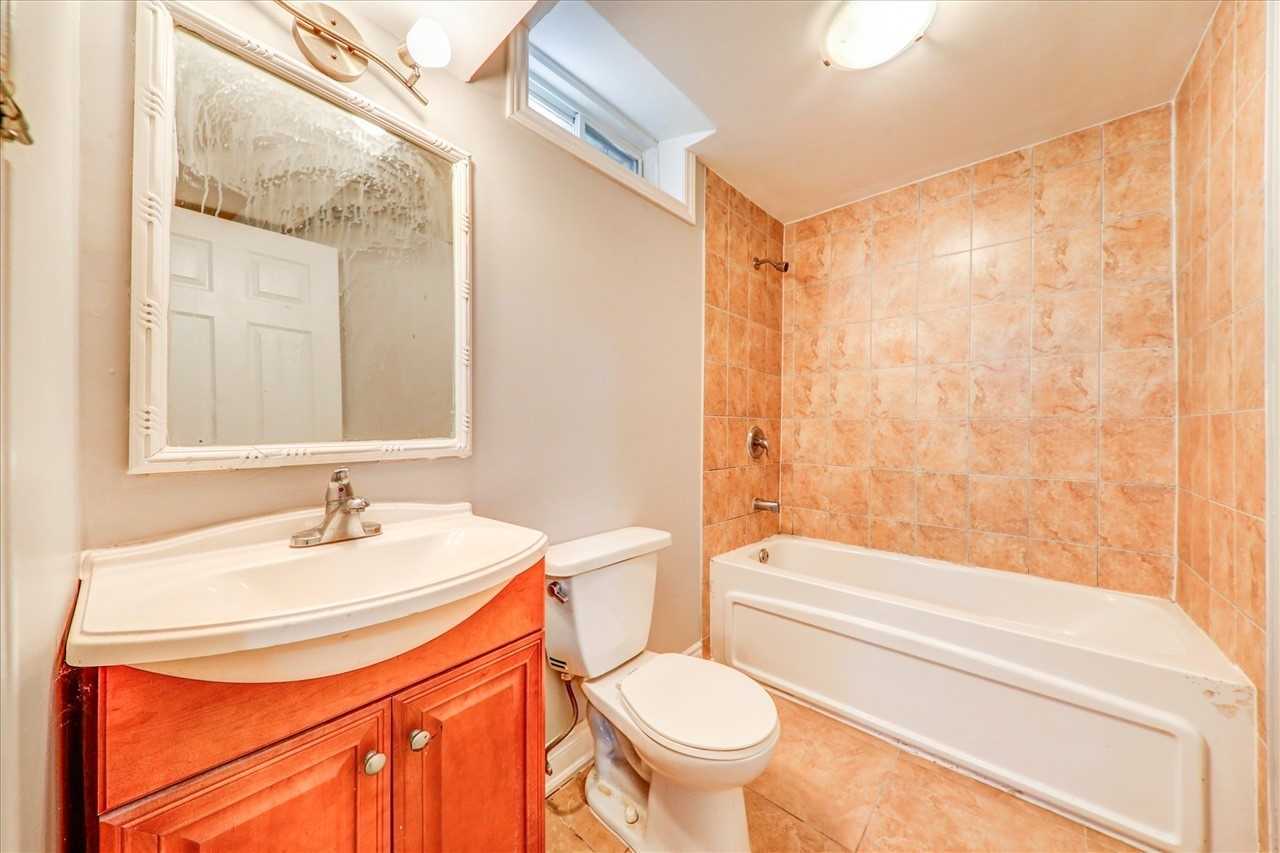 112 Guinevere Rd