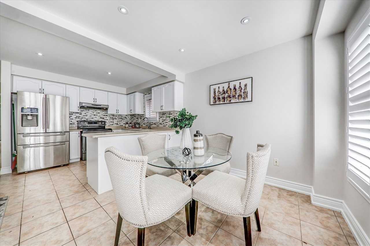 112 Guinevere Rd