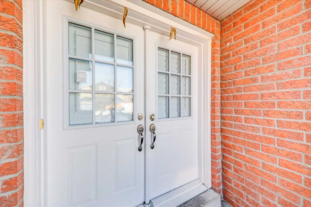112 Guinevere Rd