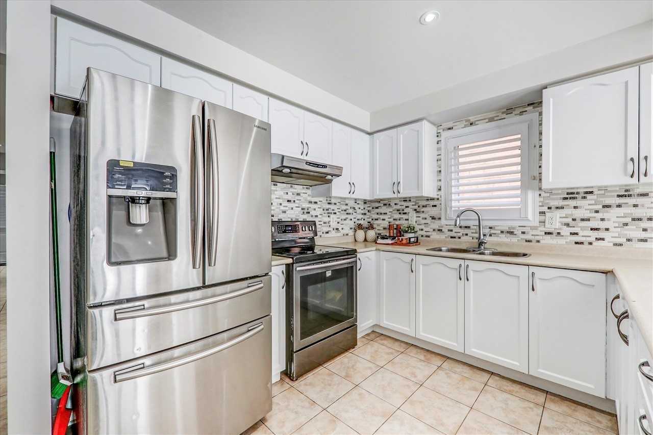 112 Guinevere Rd