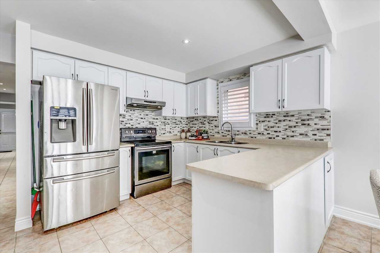 112 Guinevere Rd