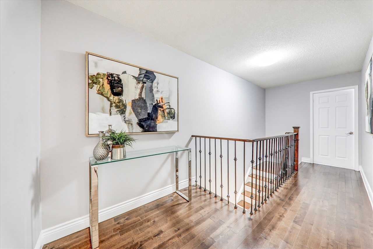 112 Guinevere Rd