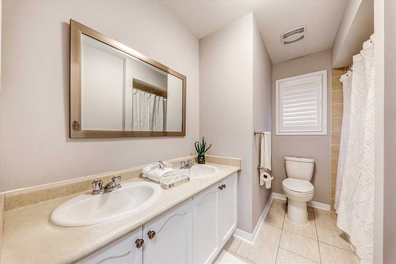 112 Guinevere Rd