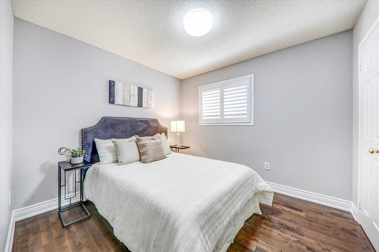 112 Guinevere Rd