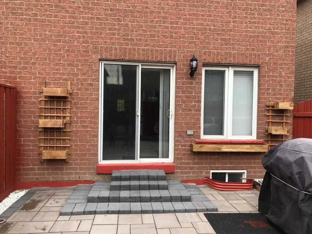 112 Guinevere Rd