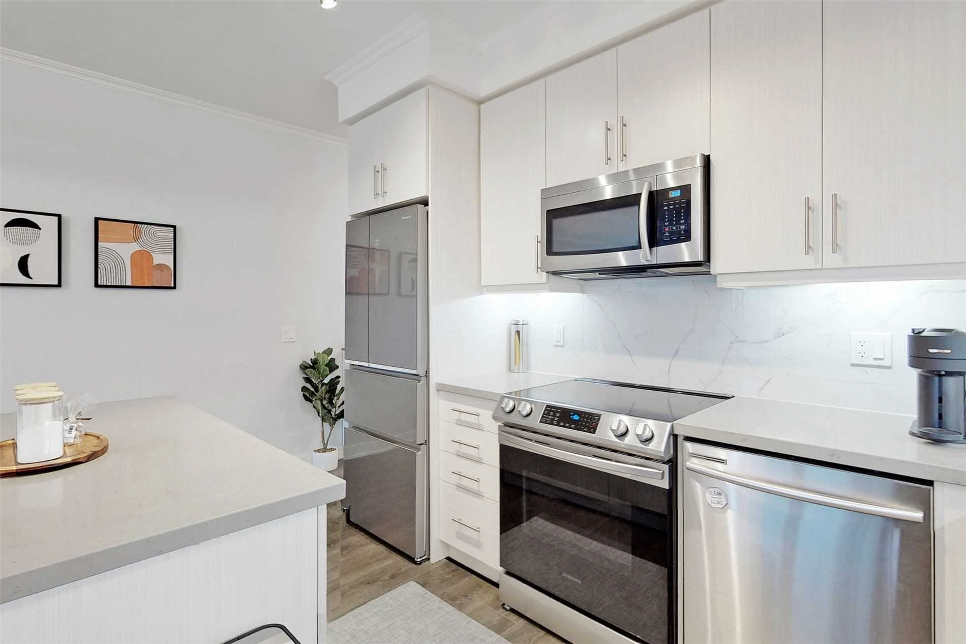 75 Oneida Cres, #410