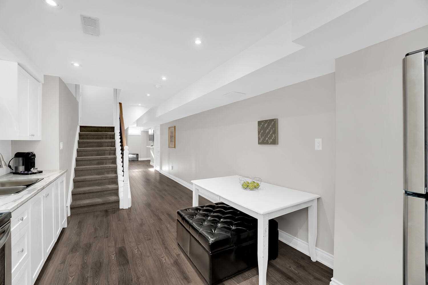 172 Pelee Ave