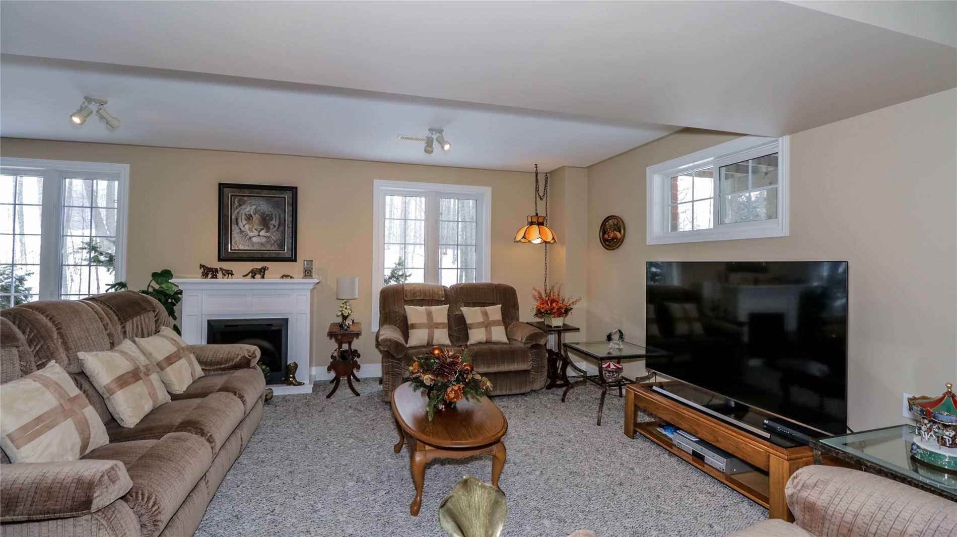 1976 Forest Valley Dr