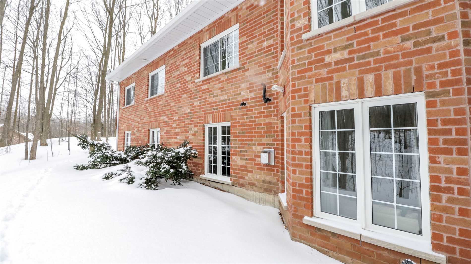 1976 Forest Valley Dr