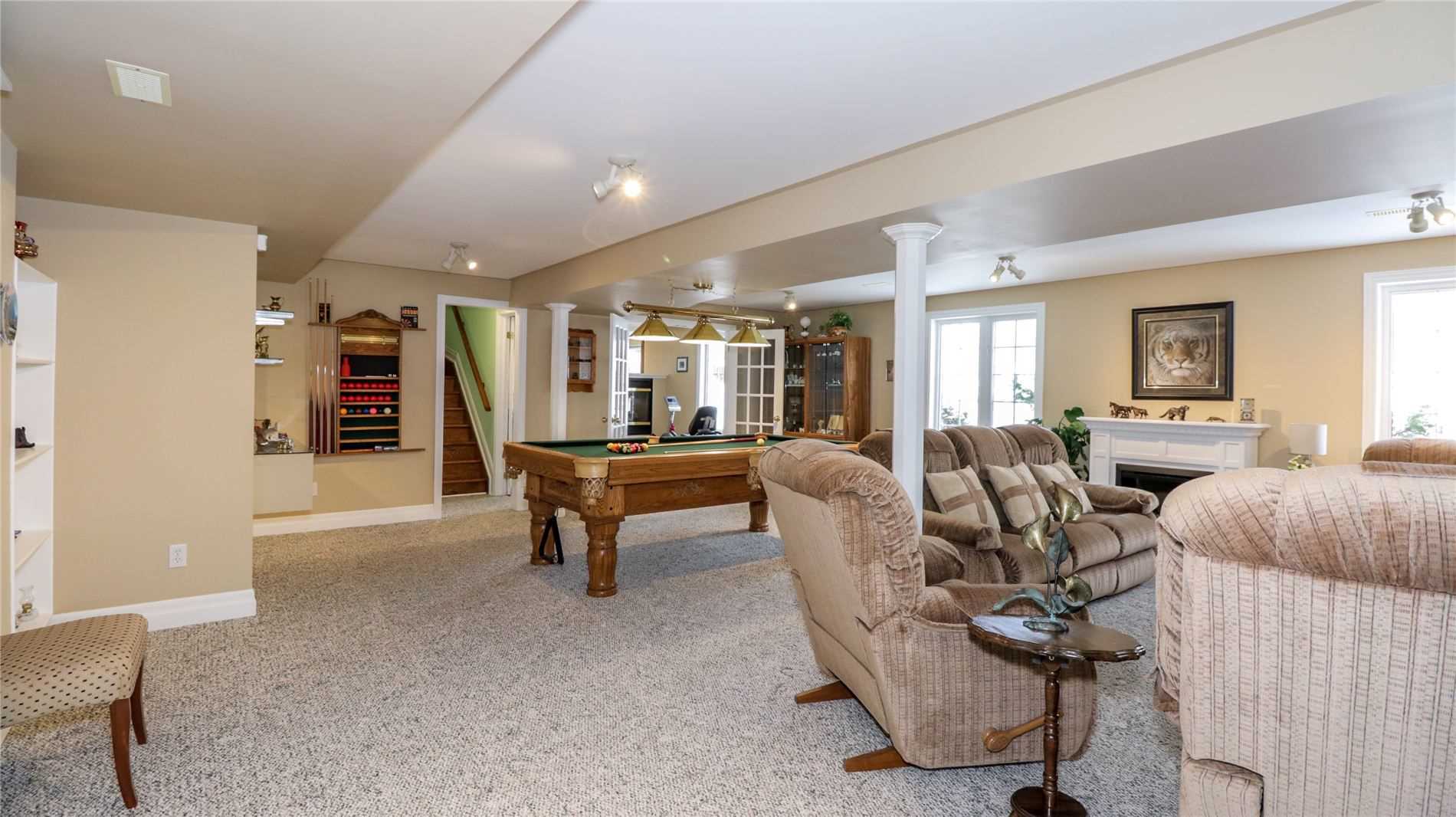 1976 Forest Valley Dr
