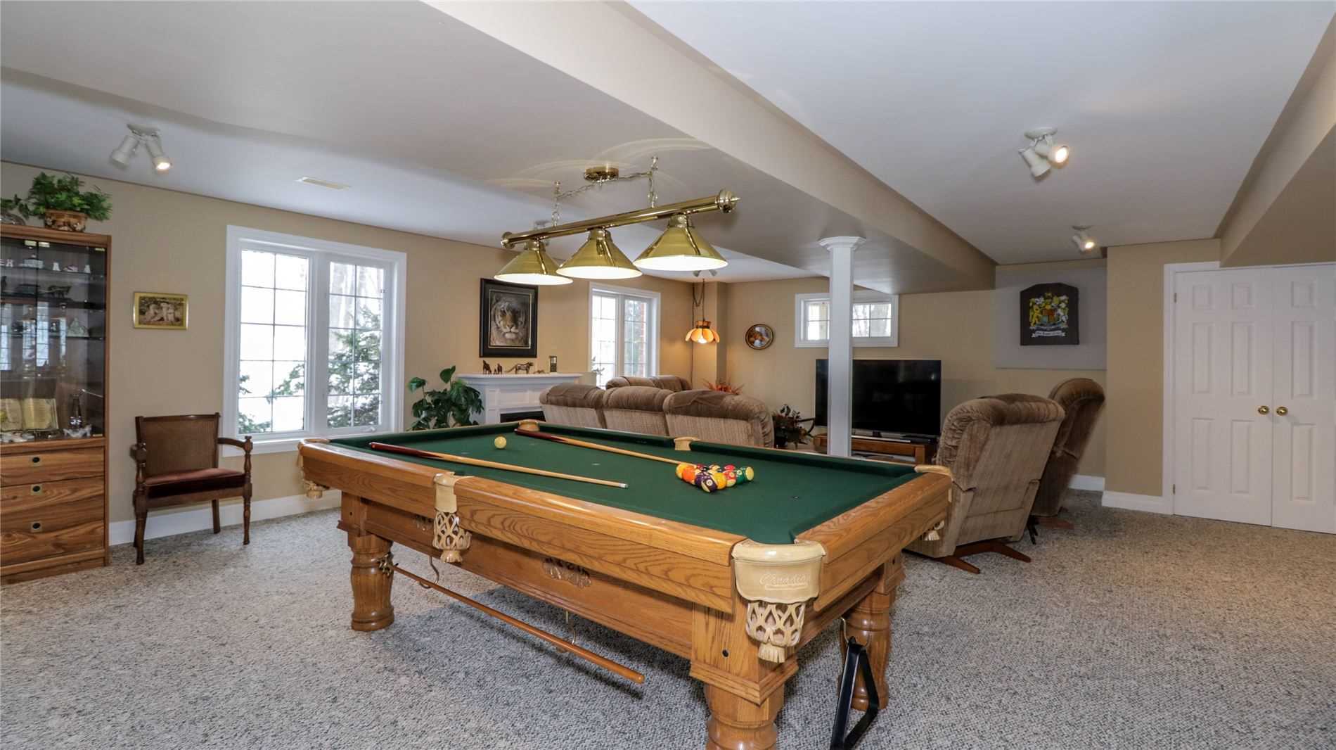 1976 Forest Valley Dr