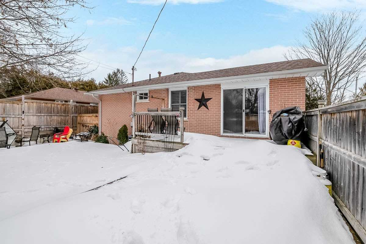 41 Montreal St