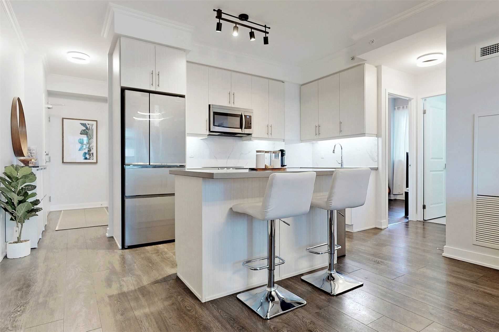 75 Oneida Cres, #410