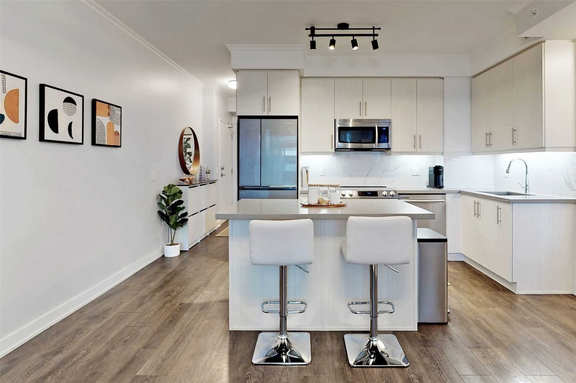 75 Oneida Cres, #410