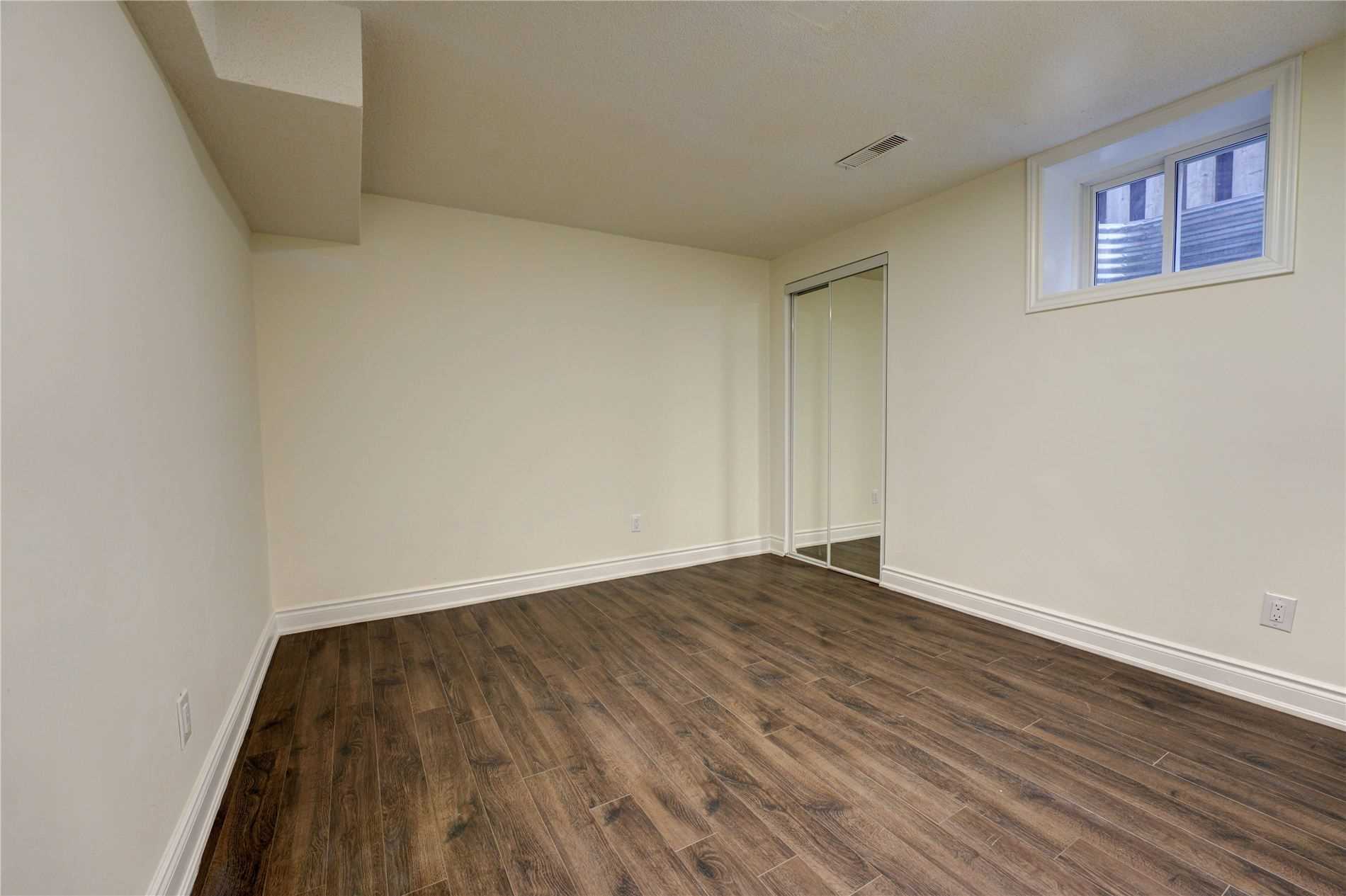 31 Clarion Cres