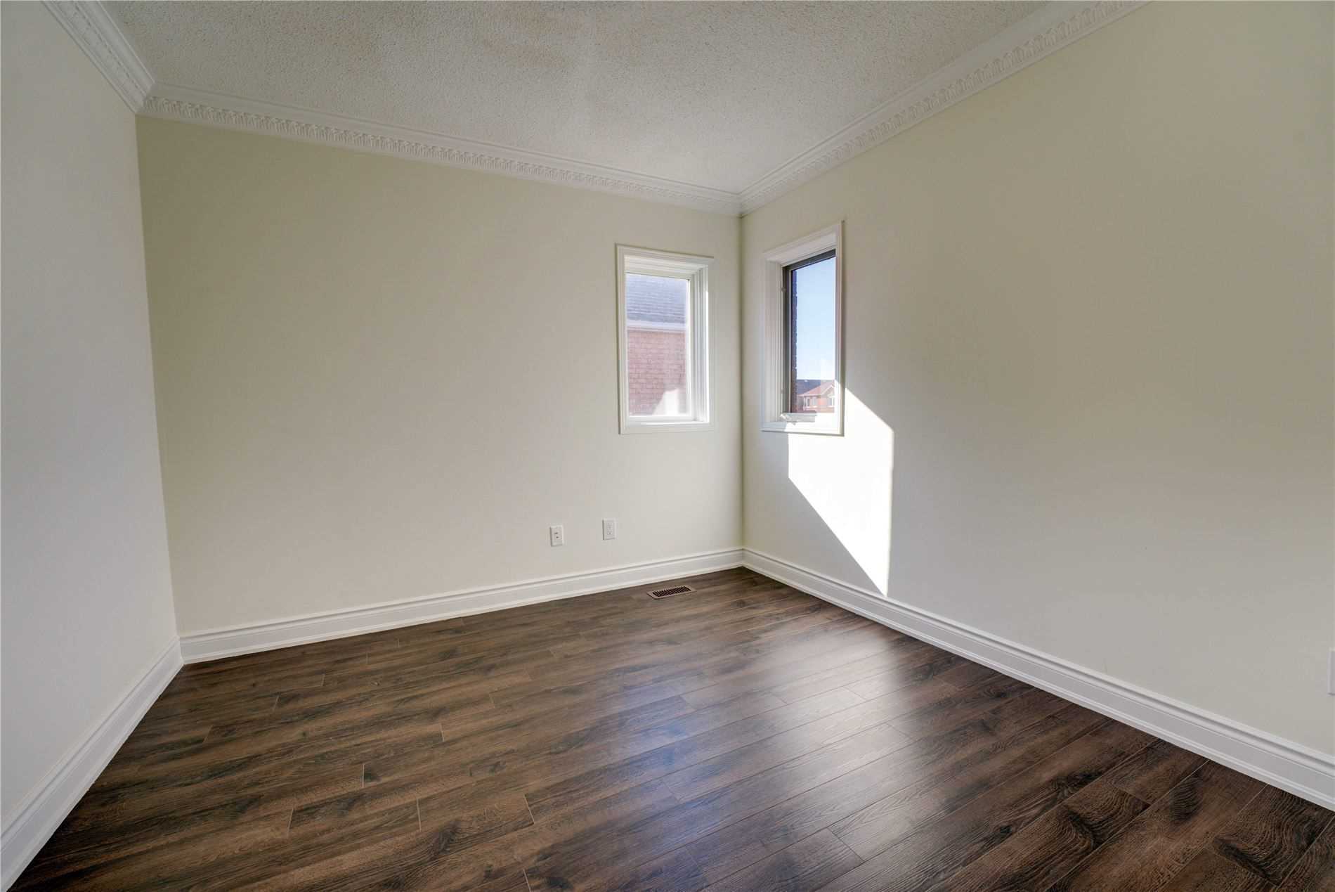 31 Clarion Cres