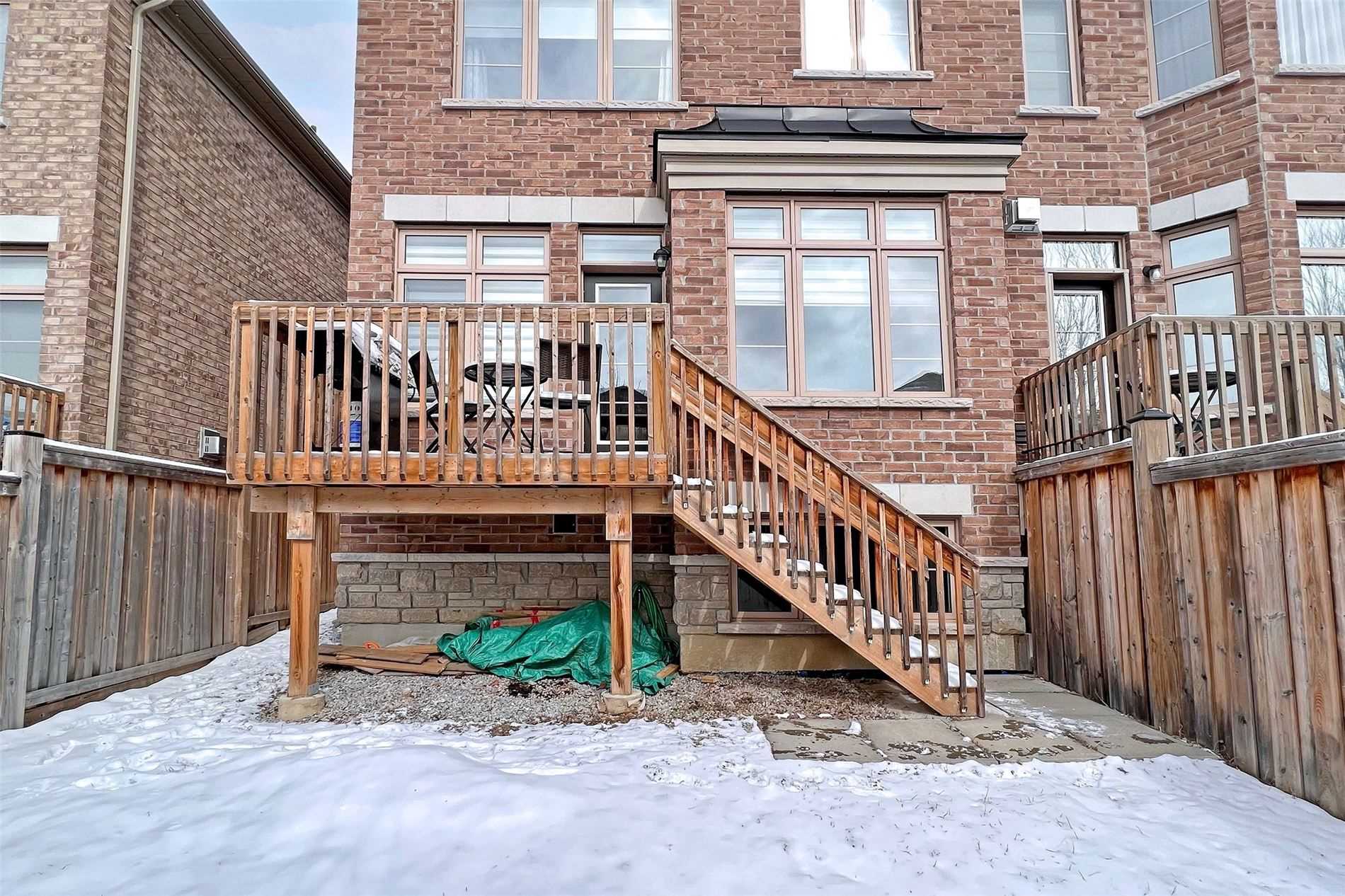 21 Vedette Way