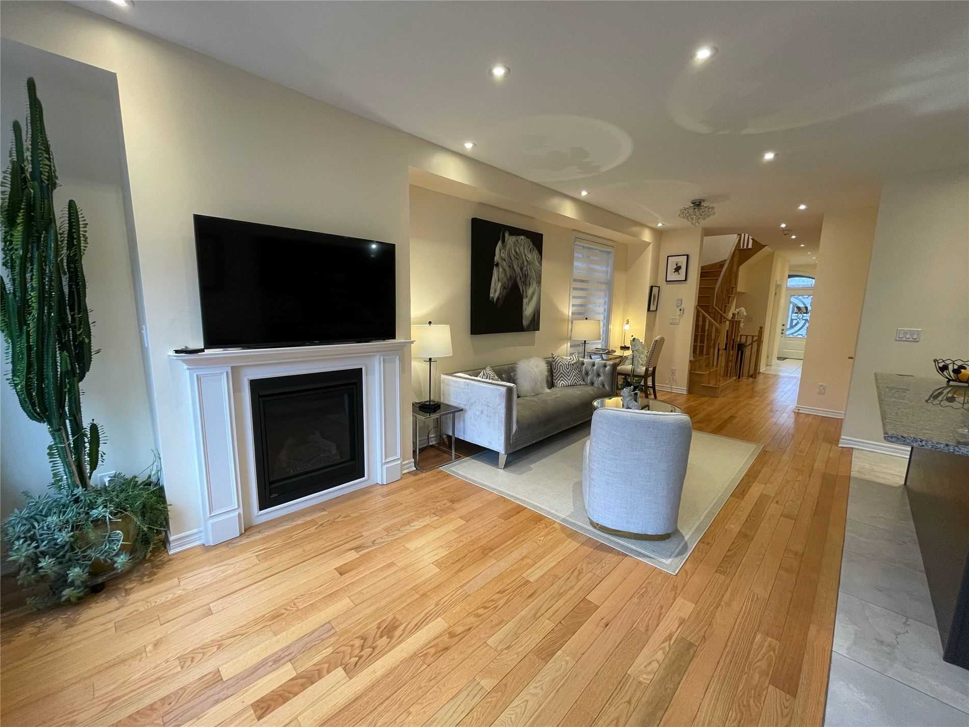 21 Vedette Way