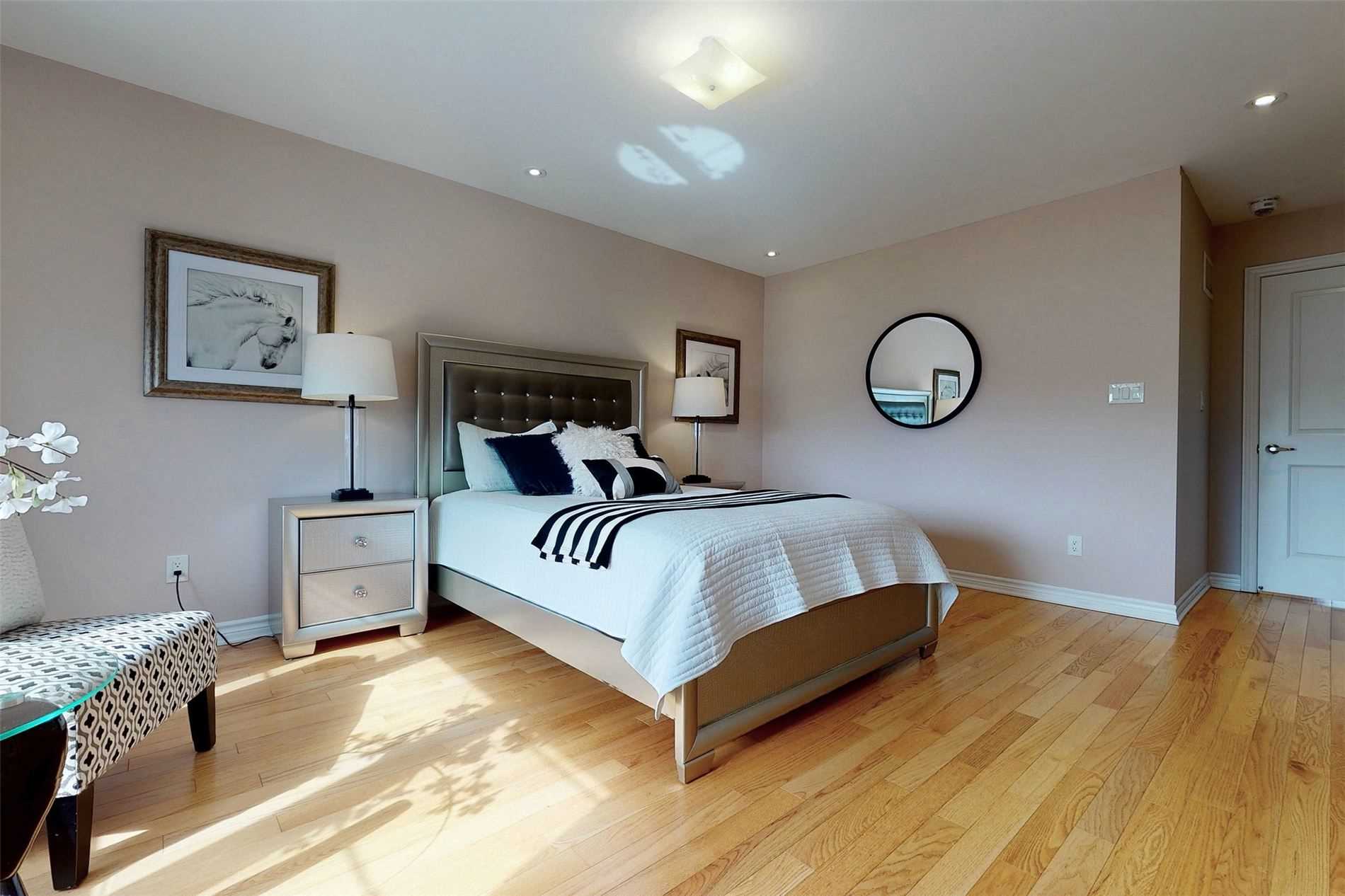 21 Vedette Way