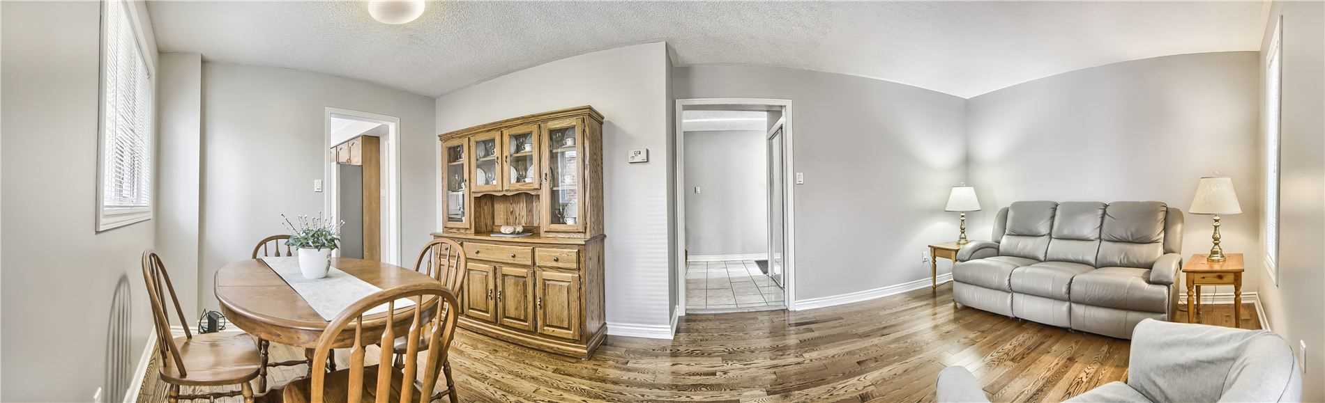 377 Pickering Cres