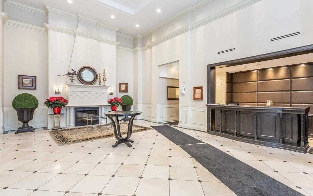 350 Red Maple Rd, #614