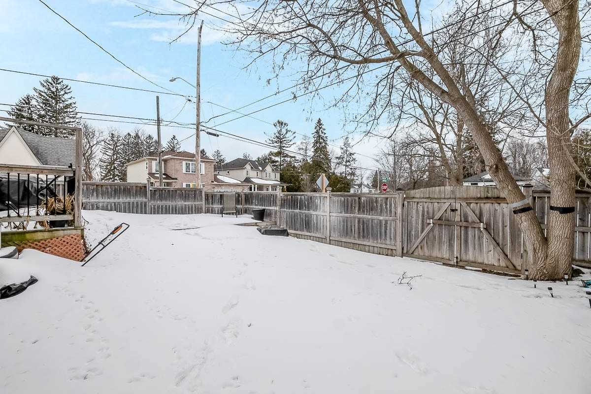 41 Montreal St