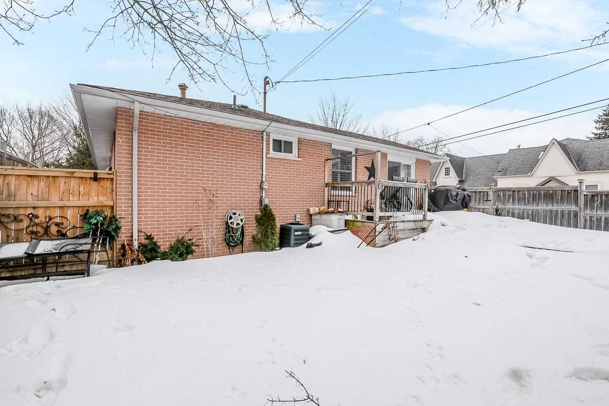 41 Montreal St
