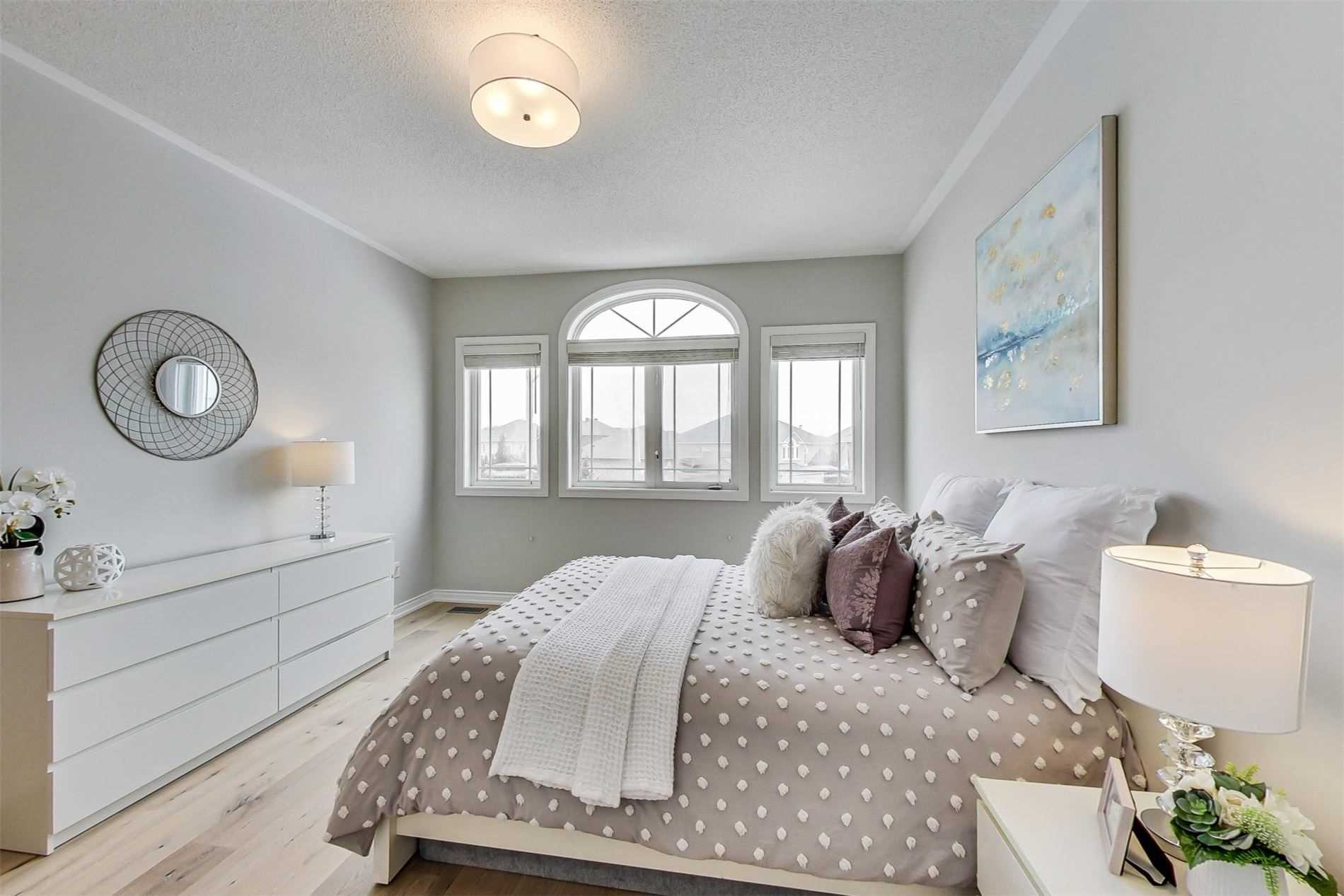 128 Melbourne Dr
