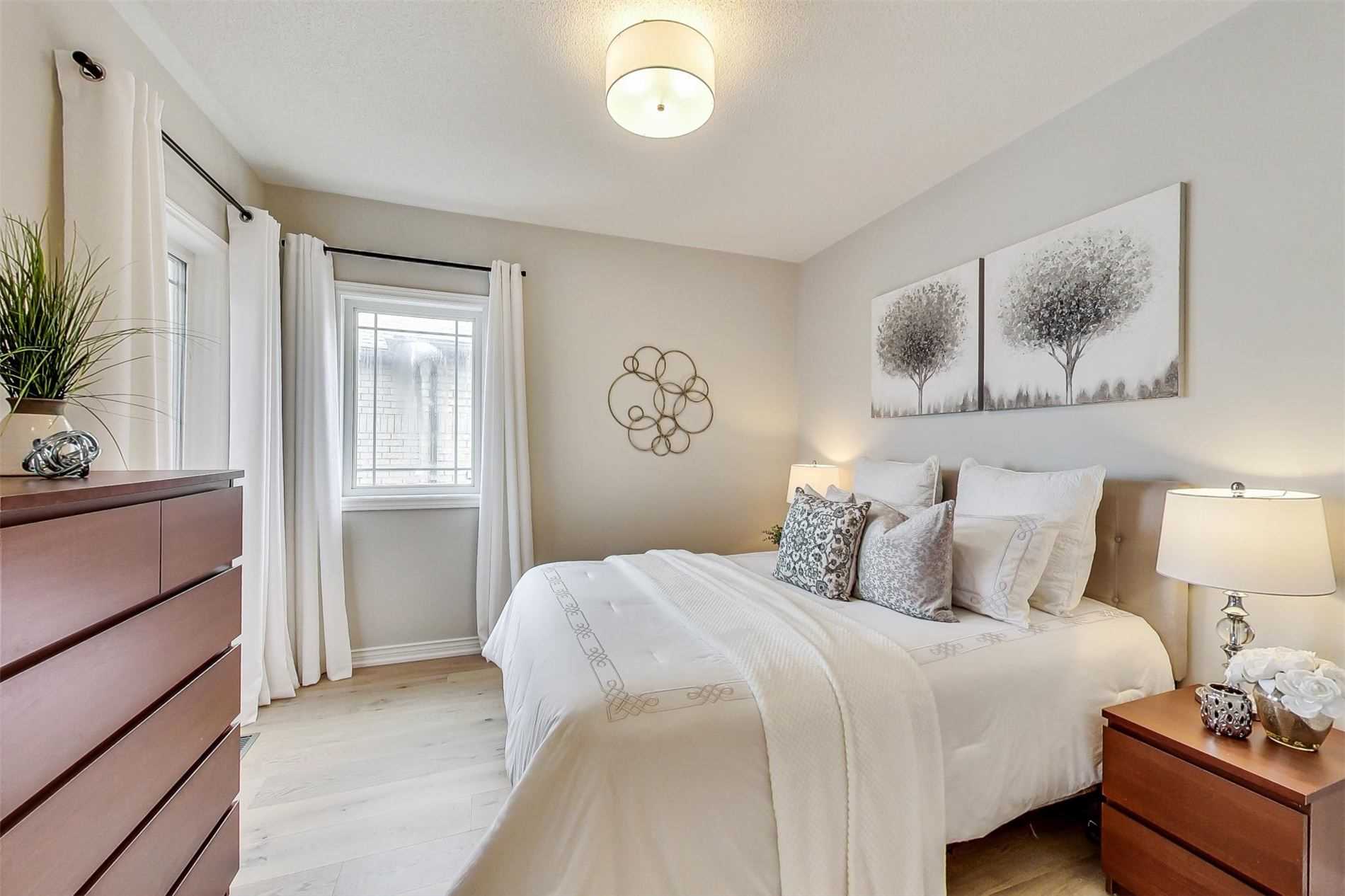 128 Melbourne Dr