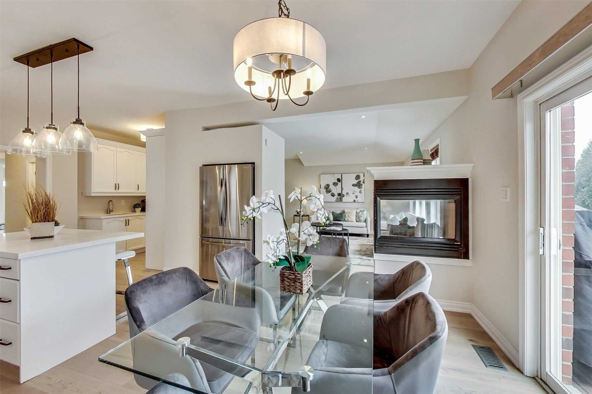 128 Melbourne Dr