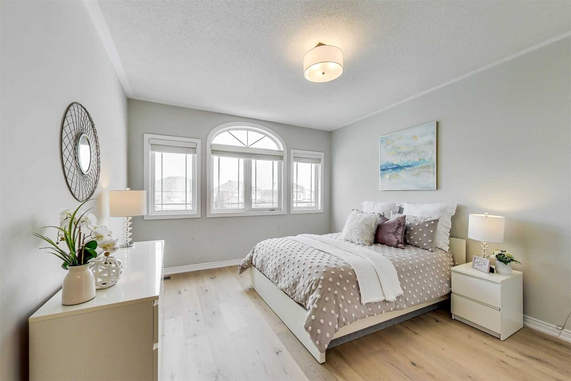 128 Melbourne Dr