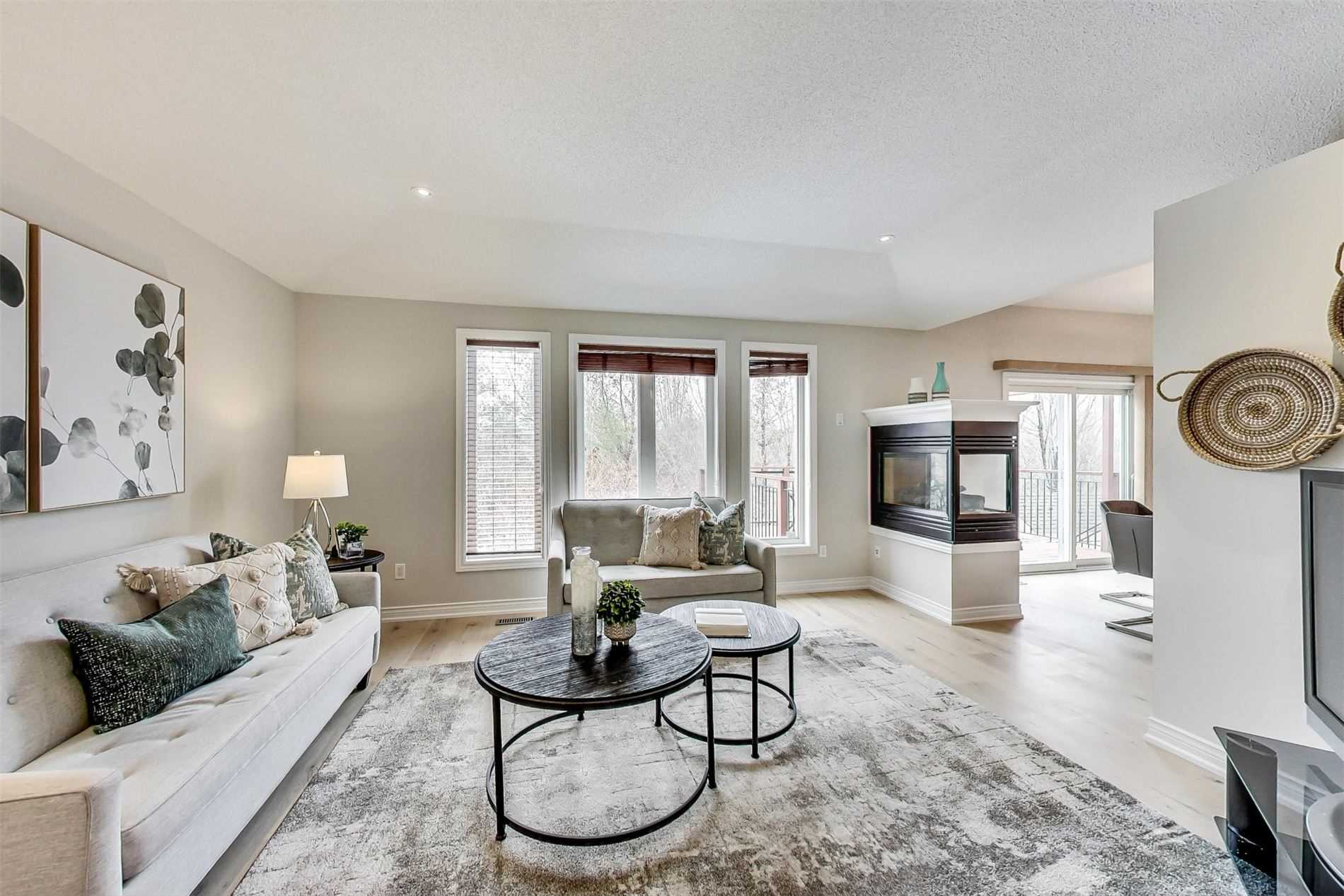 128 Melbourne Dr