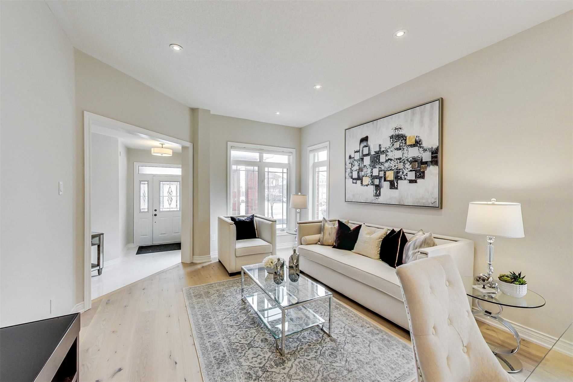 128 Melbourne Dr