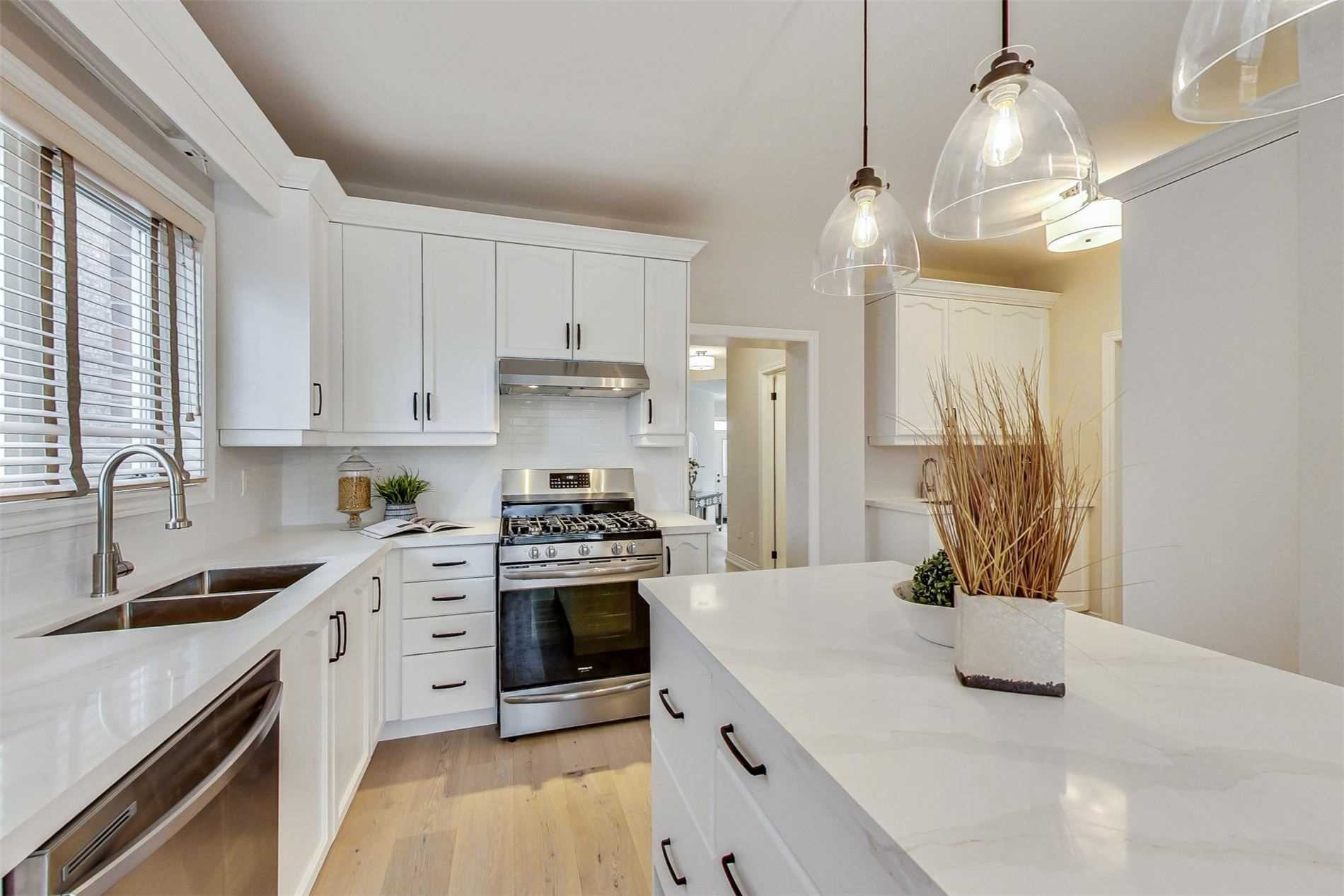 128 Melbourne Dr