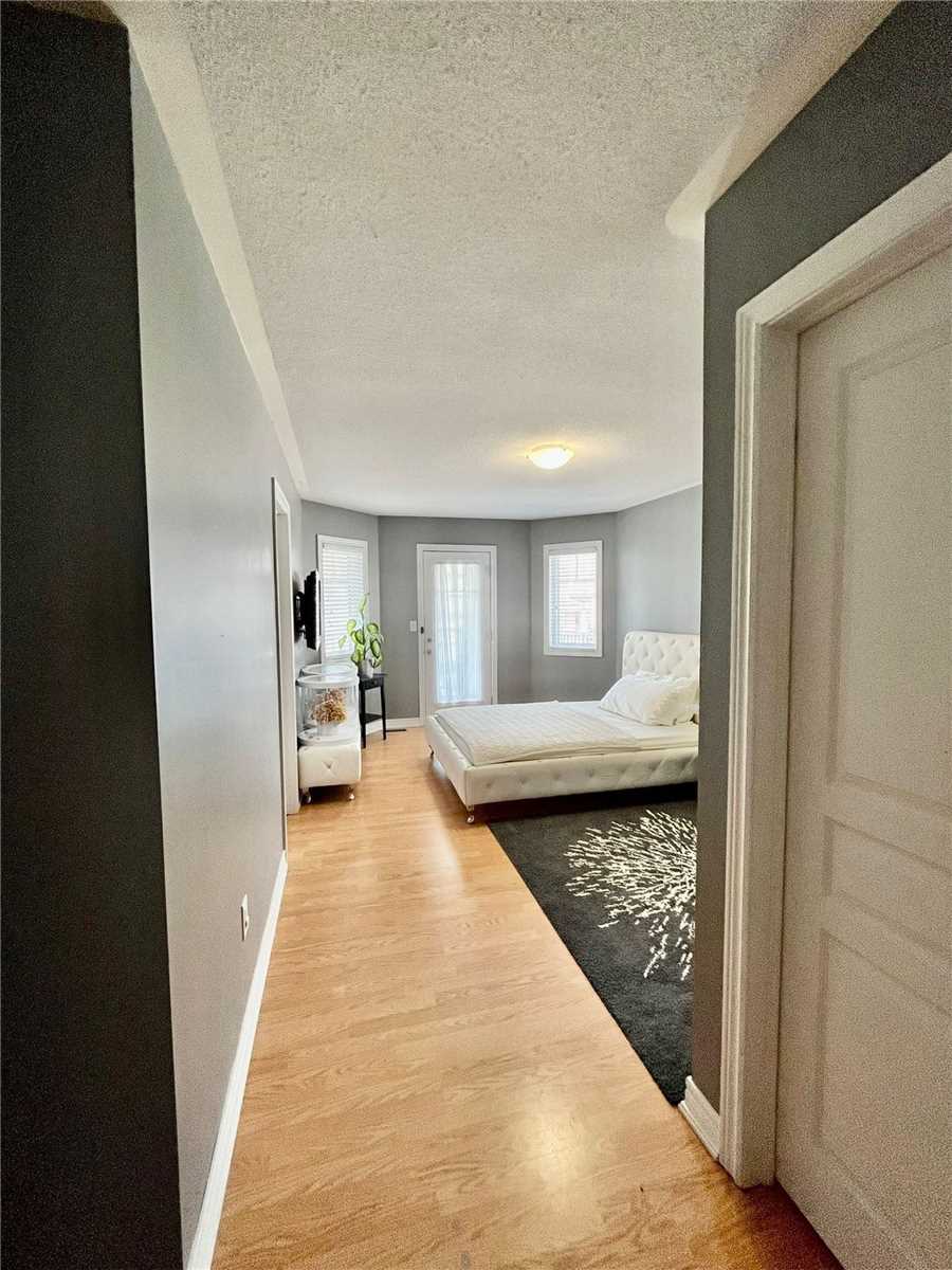 48 Farmhouse Cres