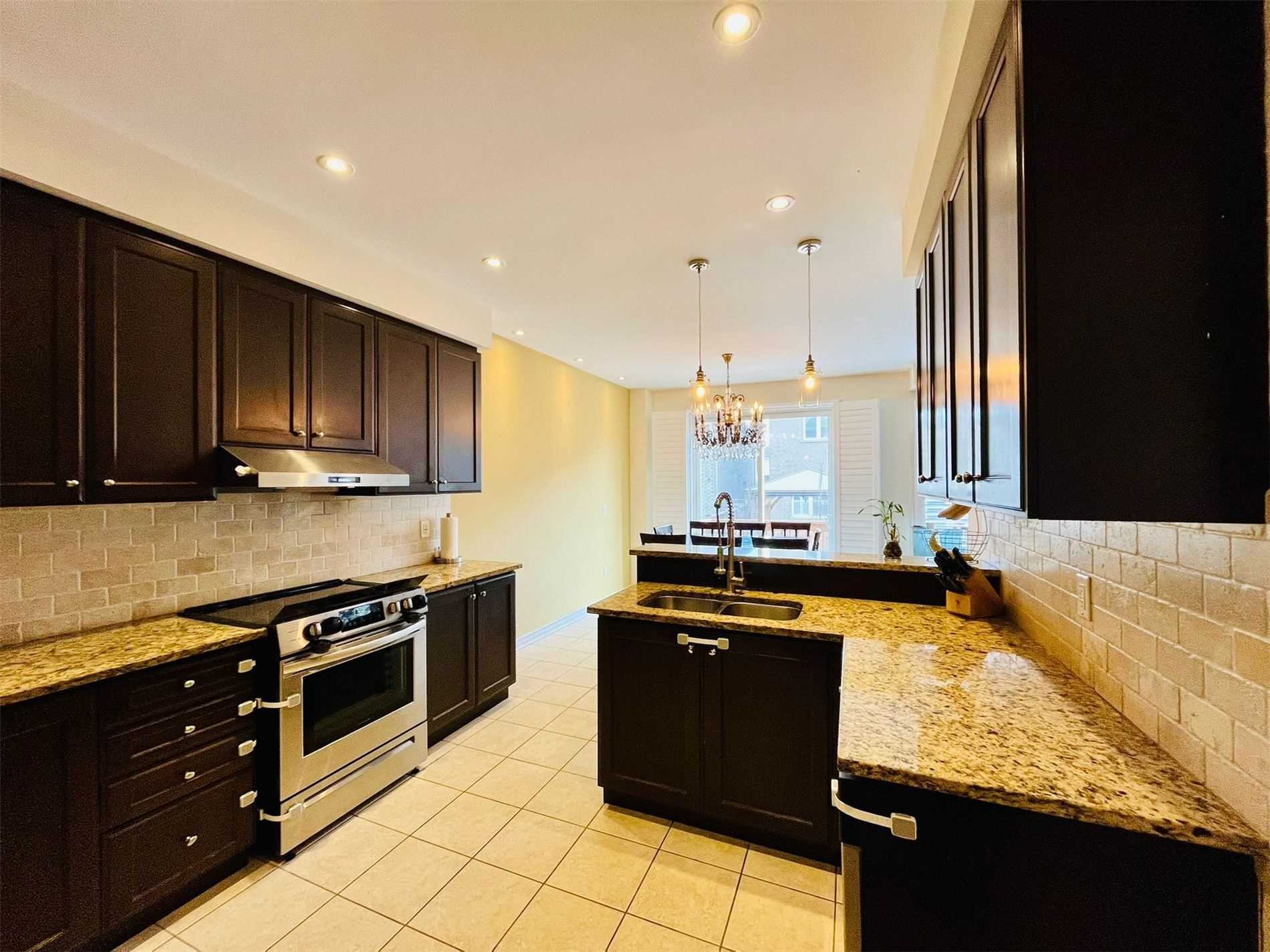 48 Farmhouse Cres