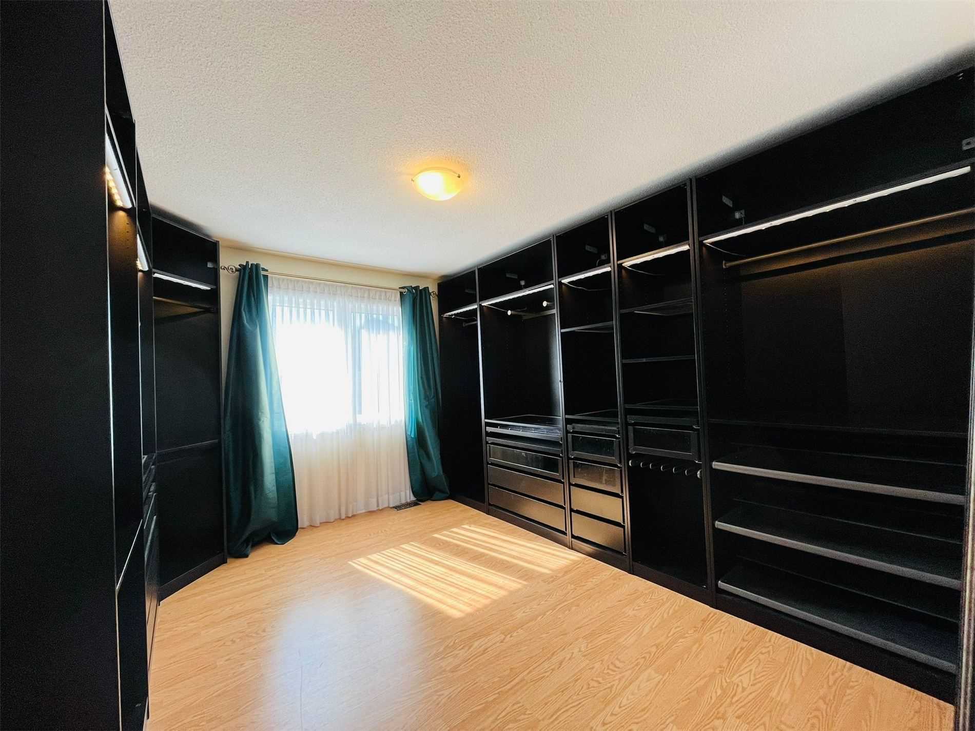 48 Farmhouse Cres