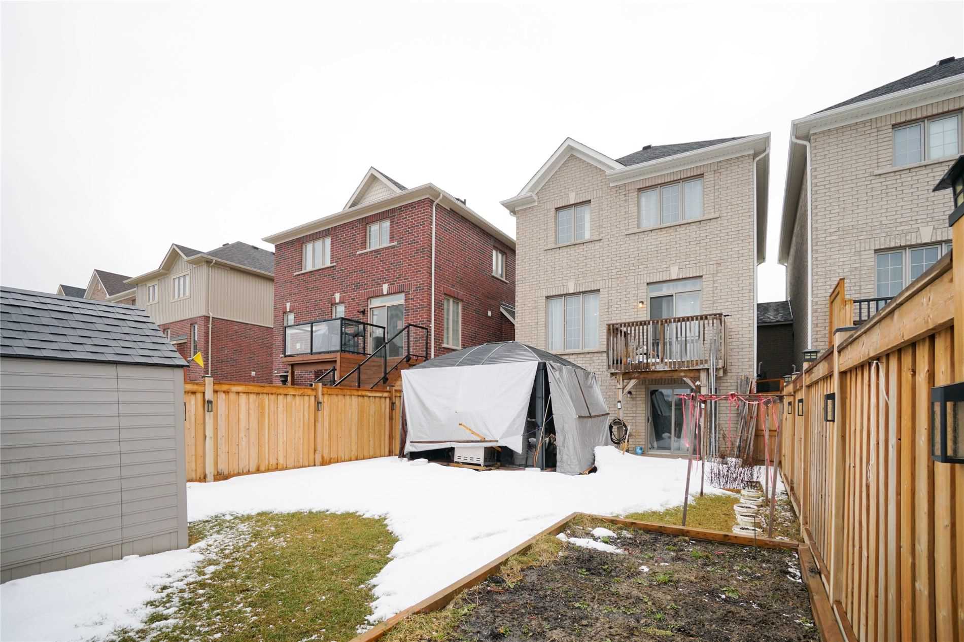 11 Turner Dr