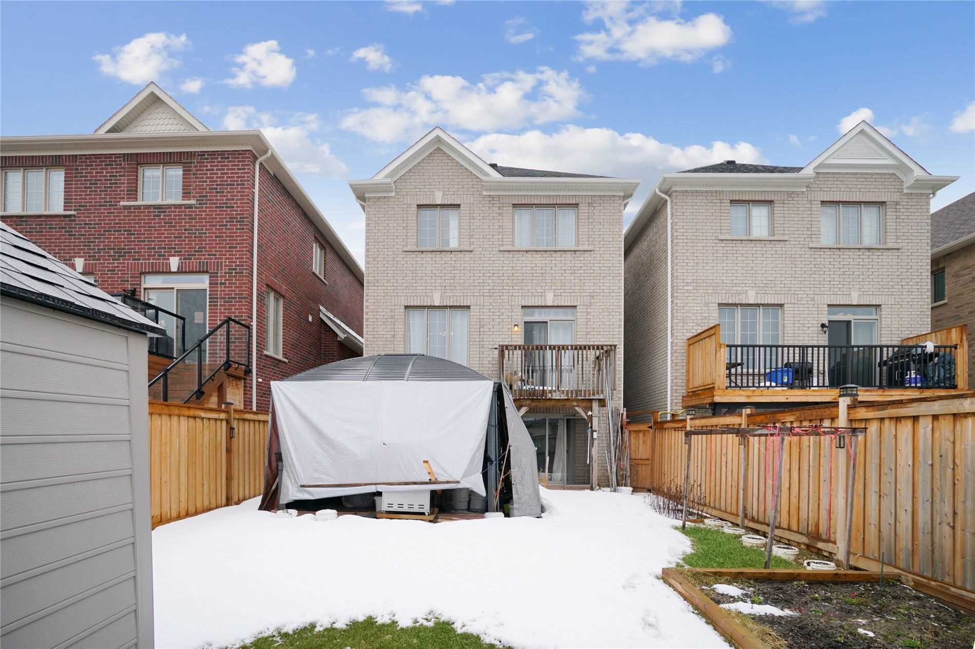 11 Turner Dr