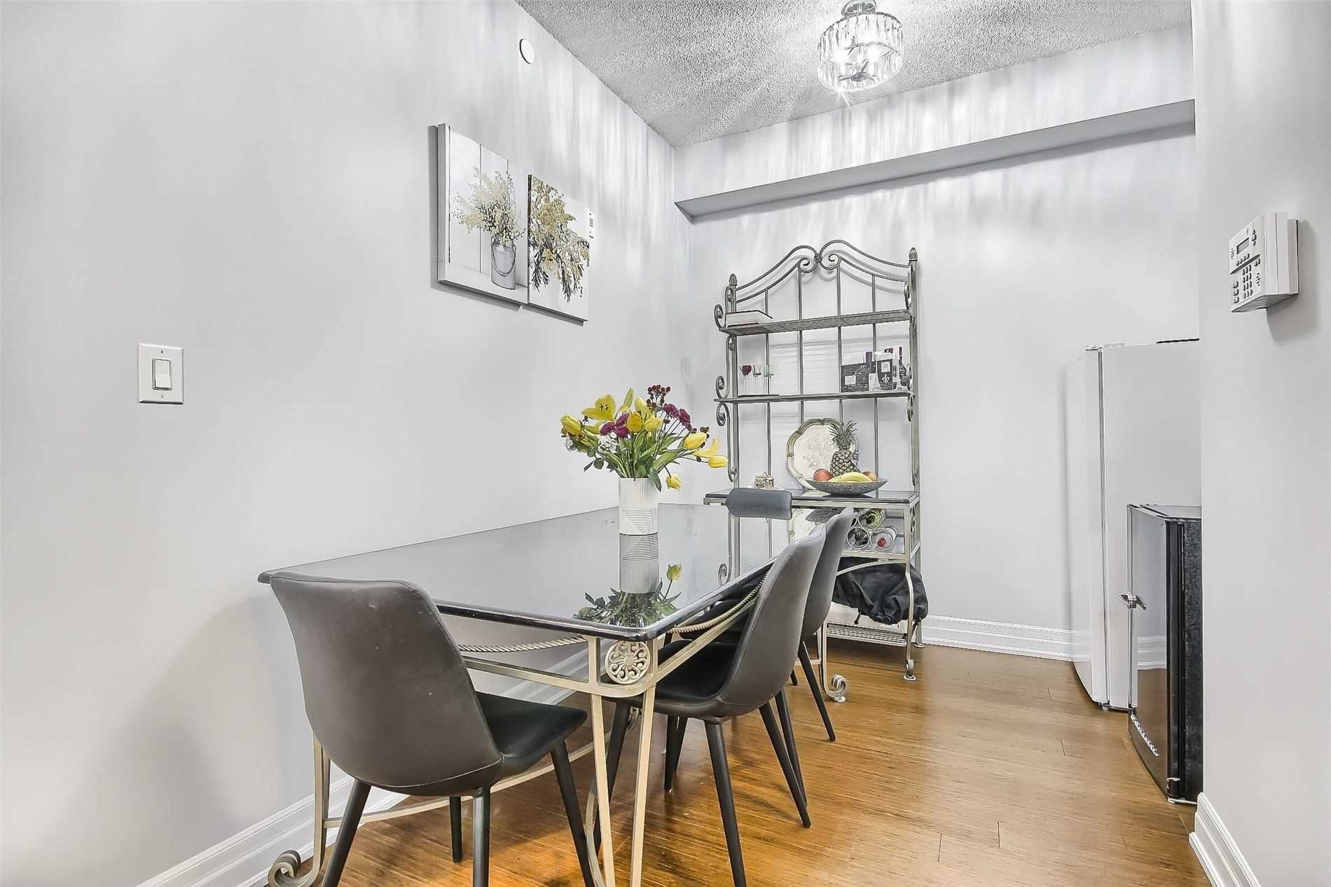 111 Civic Square Gate, #401